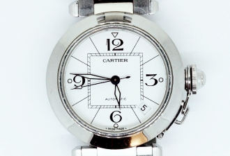 Cartier カルティエ Ref W31074M7パシャ自動巻きのオーバーホール・研磨仕上げ・中留め調整修理・料金の紹介です。