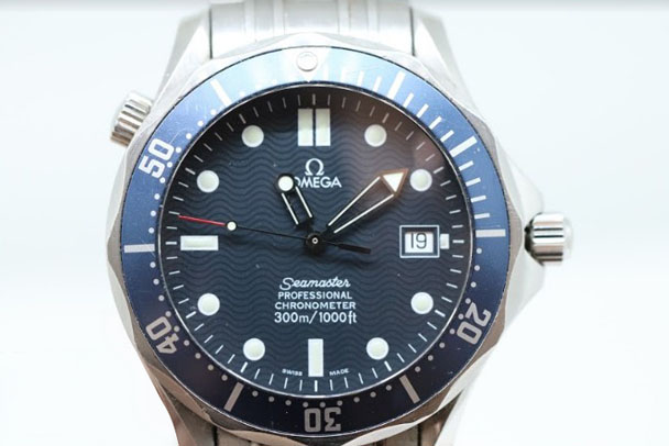 OMEGA　オメガ　Ref2531.80シーマスタープロフェッショナル自動巻きのオーバーホールとリューズ交換修理・料金の紹介です。