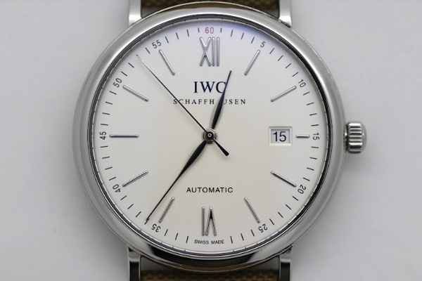 IWC 　SHAFHAUSEN　シャフハウゼン　オーバーホール及び研磨修理・料金の紹介です