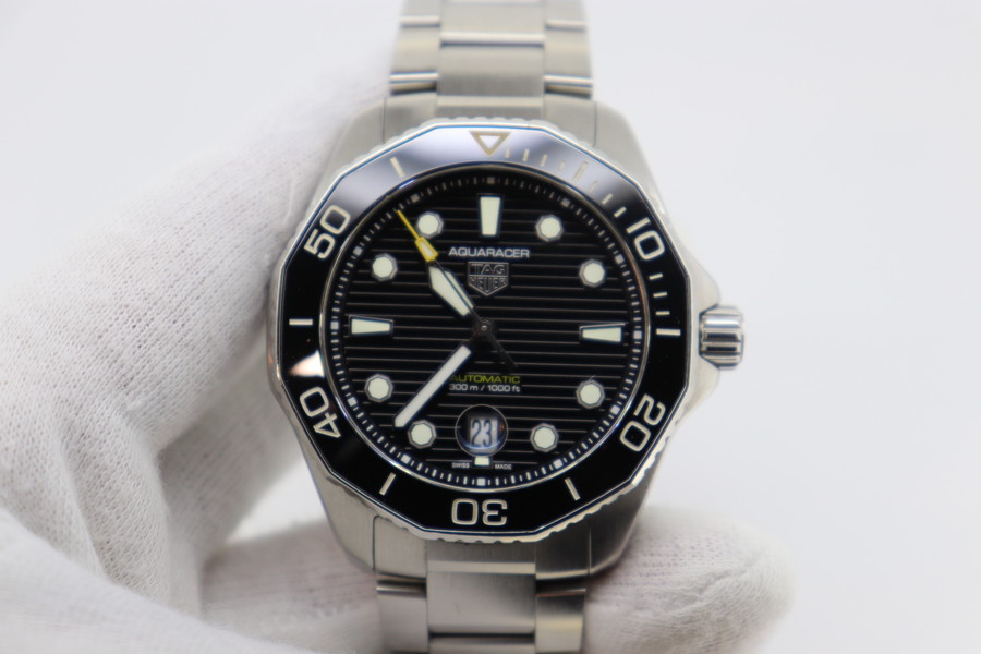 タグホイヤー　アクアレーサー　プロフェッショナル300　分解調整　料金のご紹介