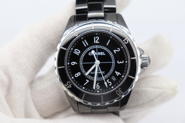 シャネルJ12　機械式　分解調整とベルト修理　料金のご紹介