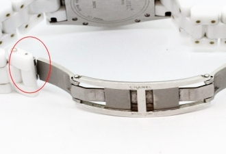 シャネルのJ12白セラミック のベルト修理・料金の紹介です。 - 時計 ...